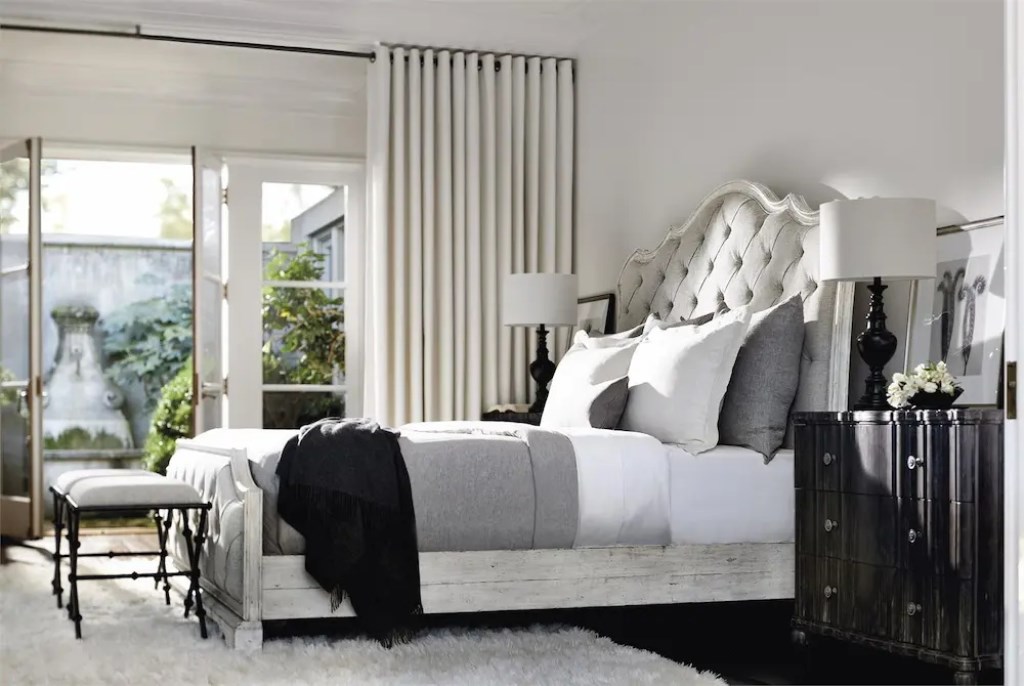 MIRABELLE KING TUFTED BED - Image 7