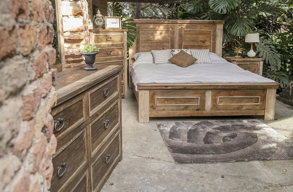 SABINAS SIX DRAWER DRESSER - Image 3